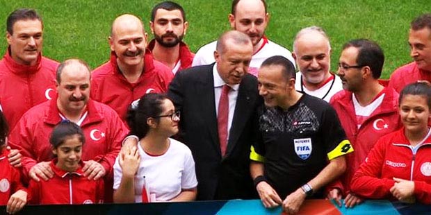 Başlama vuruşunu Cumhurbaşkanı Erdoğan yaptı - 8 gol