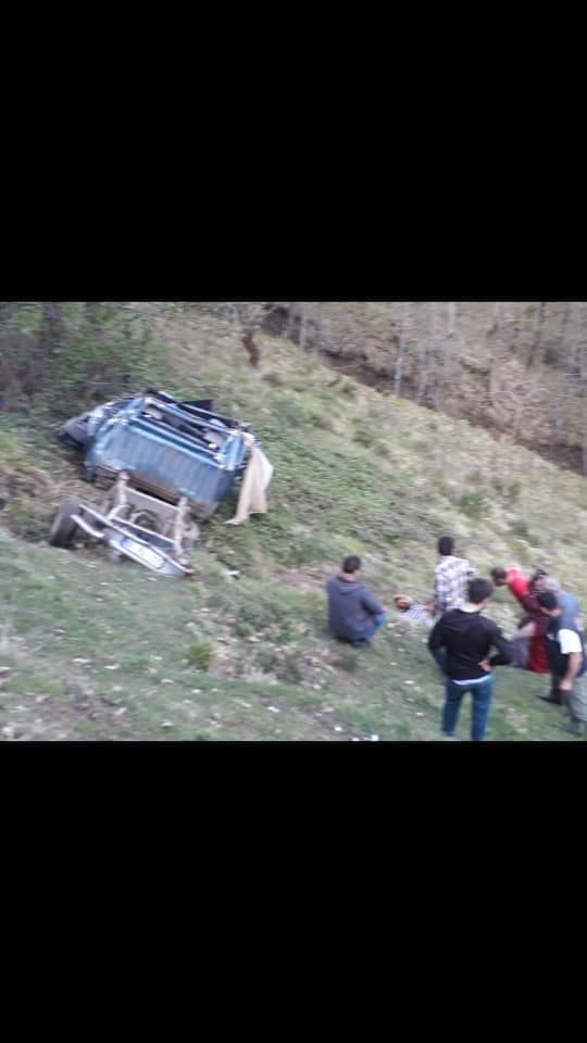 Akçaabat'ta araç şarampole yuvarlandı: 1 Ölü 1 Yaralı