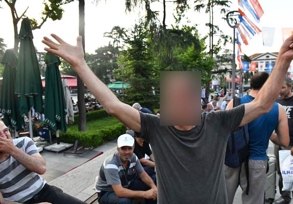 Trabzon’da adli Kontrol şartı olan kişi sokakta yaşıyor
