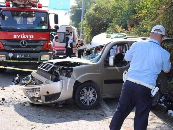 Milli maç için Trabzon'a gelirken kaza yaptılar - 1 Ölü 3 Yaralı