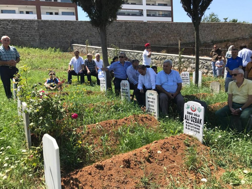 Ali Özbak mezarı başında anıldı