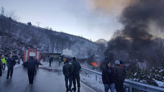 Giresun'da tanker ile tır çarpıştı: 2 ölü, 1 yaralı