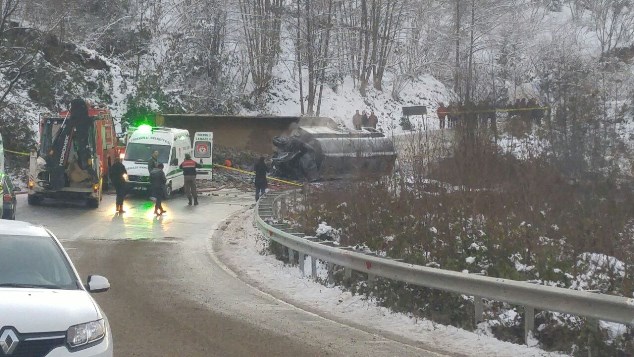 Giresun'da tanker ile tır çarpıştı: 2 ölü, 1 yaralı