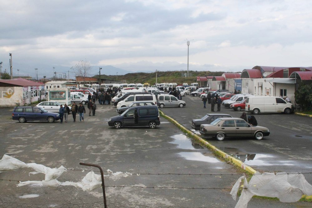 Trabzon'da oto pazarında yılbaşı durgunluğu