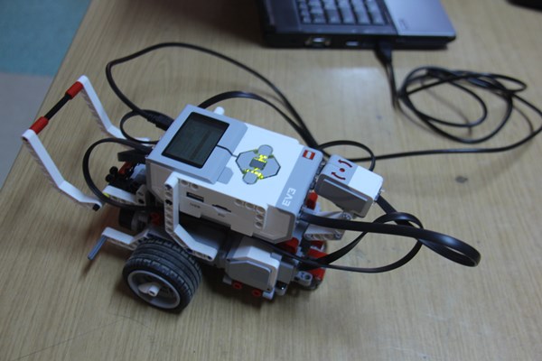 Artvin'de öğretmenlere legolarla robotik eğitimi