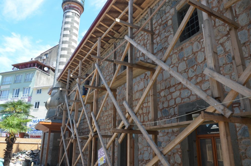 Rize'de 300 yıllık cami restorasyonu tamamlanıyor