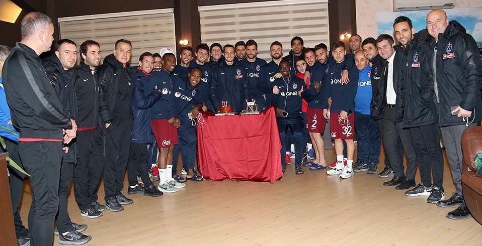 Trabzonspor'da 2 futbolcuya sürpriz!