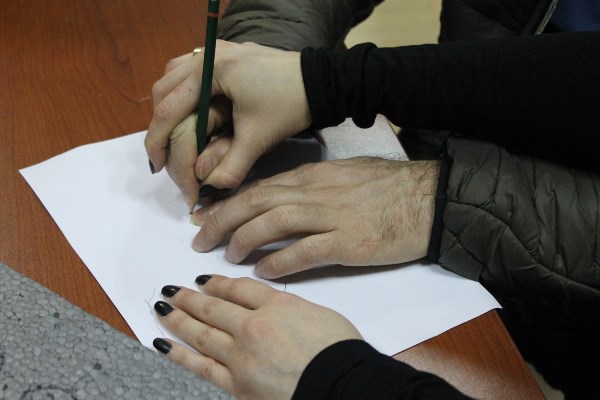 Trabzon Gençlik Merkezi'nde görme engellilere yazma eğitimi veriliyor