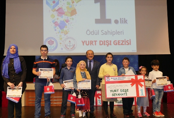Trabzon'da 7 bin 598 öğrenci kitap okuyarak yarıştı