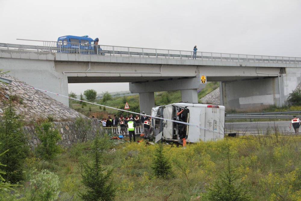 Giresun'dan Ankara'ya giden otobüs köprüden uçtu: 48 yaralı