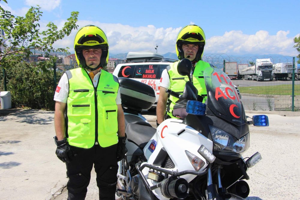 Trabzon'da trafik sıkıştığında devreye Motorsikletli 112'ler giriyor