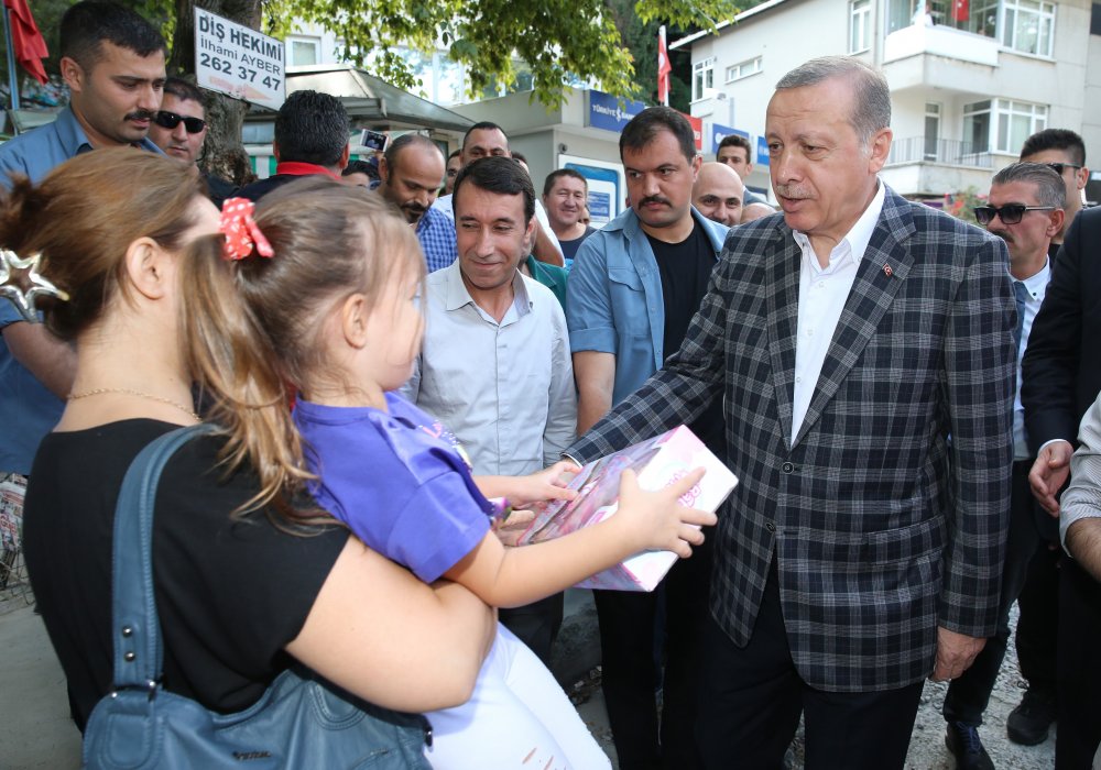 Erdoğan, emniyet mensuplarıyla bayramlaştı