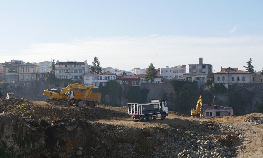 Trabzon'da tarihi meydan için çalışmalar başladı