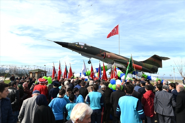 Trabzon'da F104 savaş uçağı ziyarete açıldı