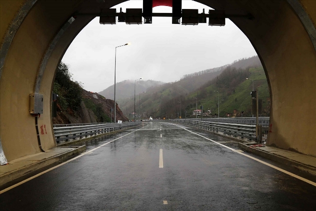 Cankurtaran Tüneli trafiğe açıldı