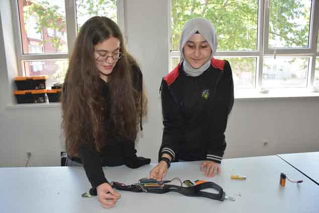 Trabzon'da lise öğrencilerinden araçlar için önemli buluş
