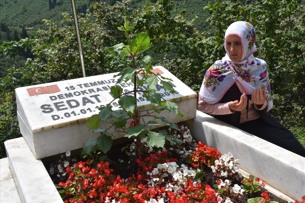 Trabzonlu 15 Temmuz şehidinin annesi: Bütün anneler affedemez