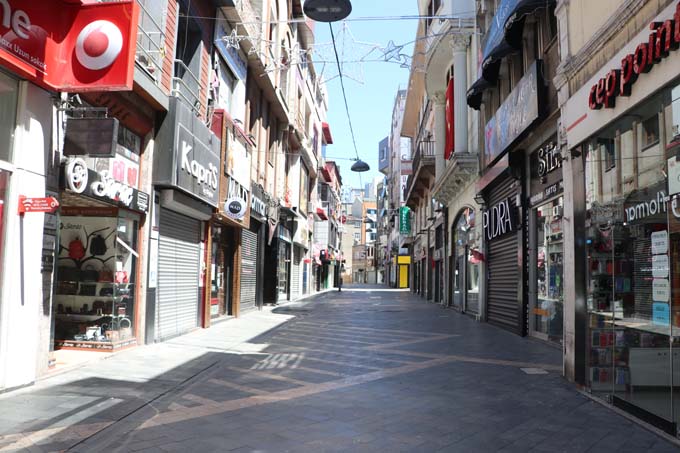 Trabzon sokakları dördüncü günde de boş kaldı