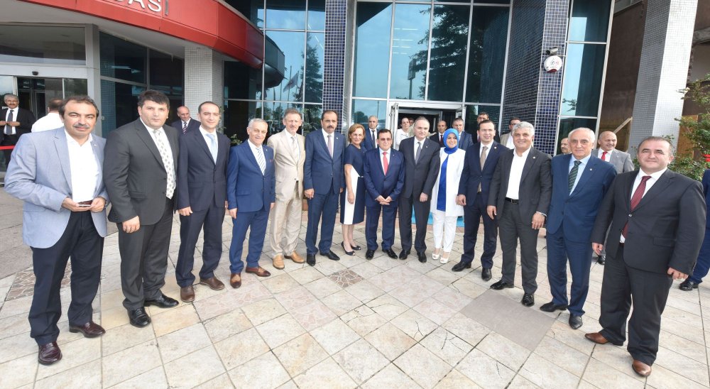 Trabzon projeleri Bakan Özlü'ye sunuldu 