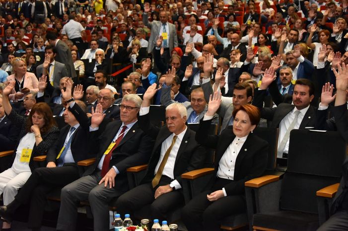 İyi Parti'de kurultay günü: Meral Akşener yeniden Başkan seçildi