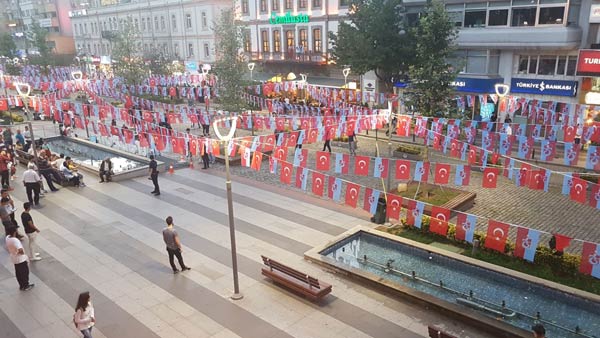 Trabzon'da şüpheli çanta alarmı