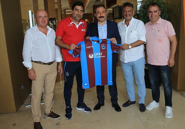 Trabzonspor'un kampına sürpriz ziyaret