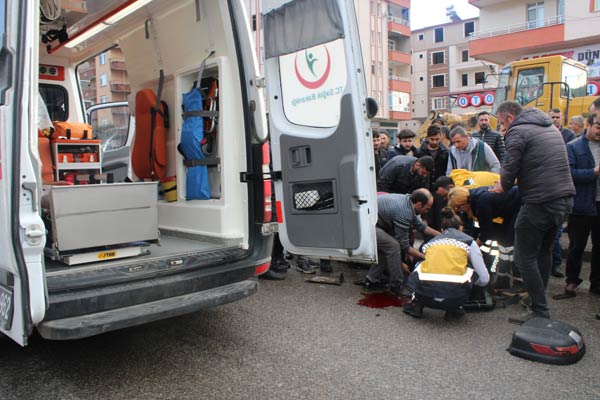 Trabzon Plakalı motosiklete çarptı - 1 yaralı