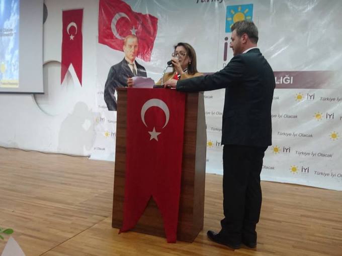 İYİ Parti'den Trabzon'da gövde gösterisi! Aday adayları tanıtıldı