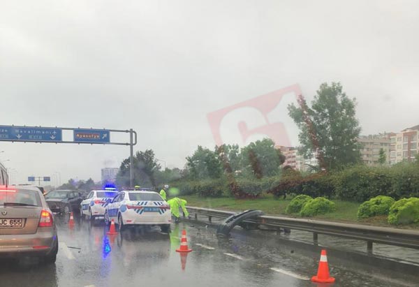 Trabzon'da kaza - Bariyerlere çarptı ters döndü
