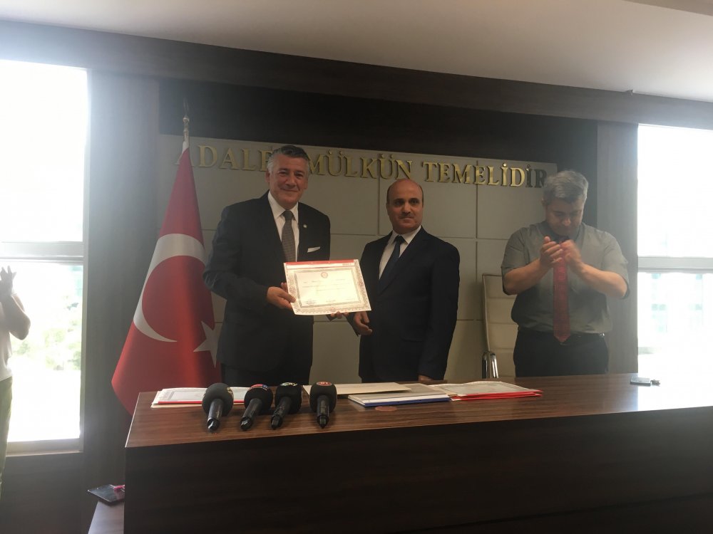 Trabzon milletvekilleri mazbatalarını aldı
