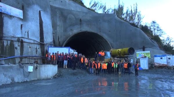 Rize'de tünel inşaatında kriz!