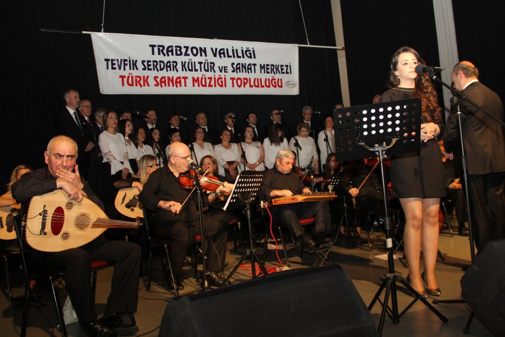 Trabzon'da baharı aşk şarkılarıyla karşıladılar