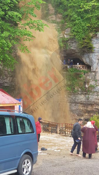 Trabzon'un turizm cennetinde su baskını