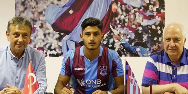 Trabzonspor'a bir genç daha - imzalar atıldı