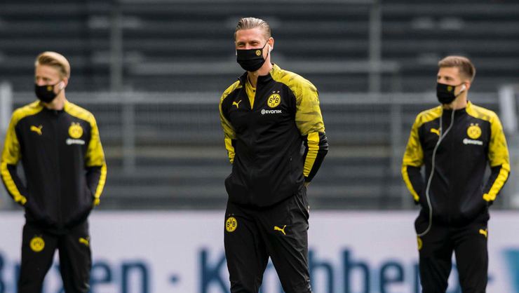 Sosyal mesafeli maçta Dortmund rahat kazandı