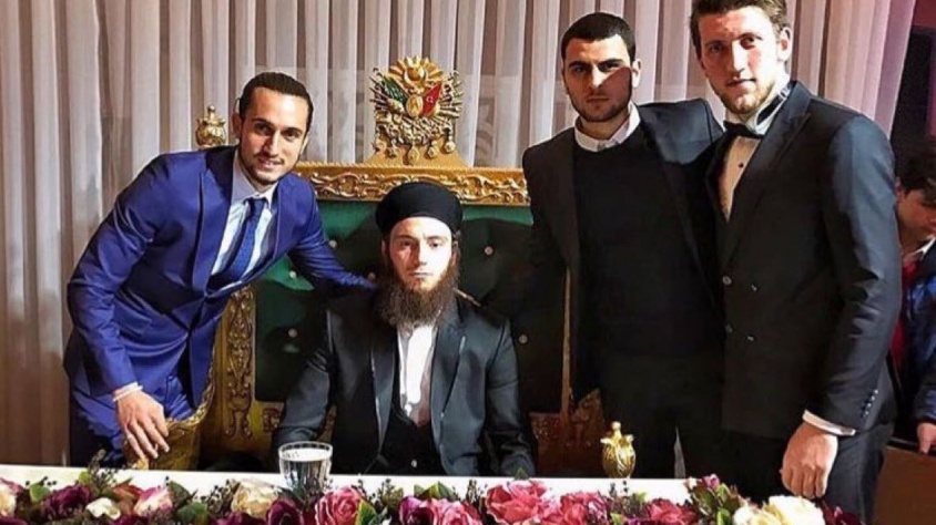 Trabzonlu futbolcu Aykut Demir evlendi