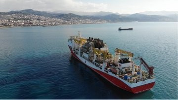 Bakan Dönmez açıkladı! Trabzon'a gelen Fatih Gemisinin hedefi