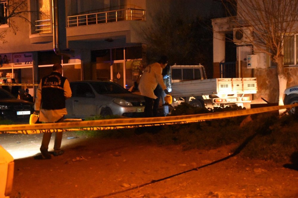 Polise bıçaklı saldırı: 1 Şehit 1 yaralı