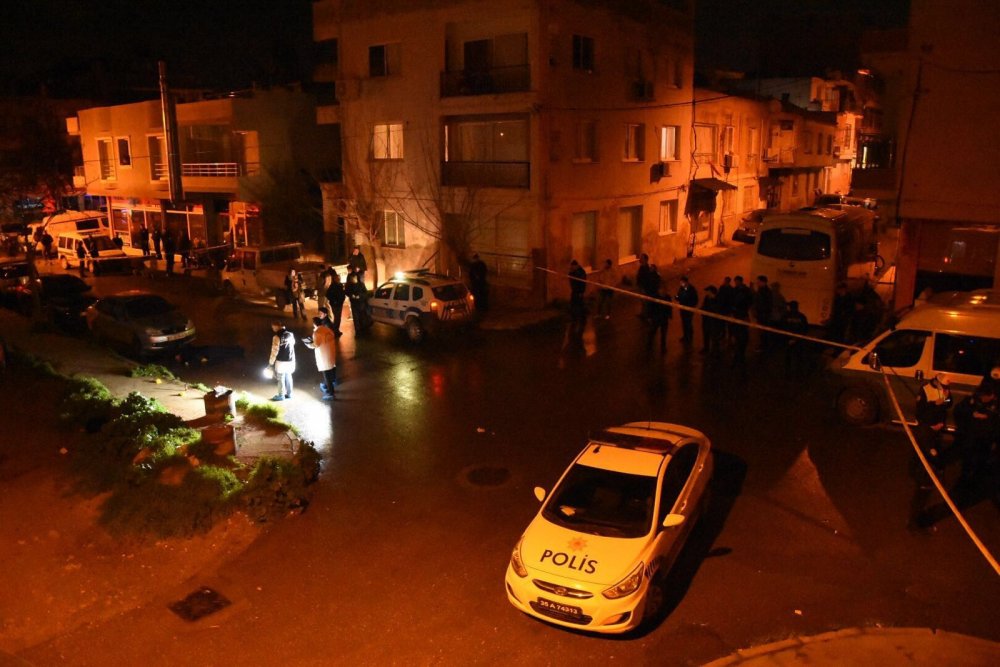 Polise bıçaklı saldırı: 1 Şehit 1 yaralı