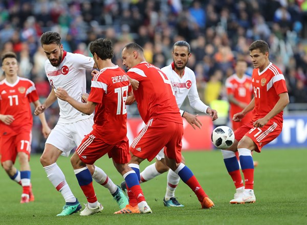 Yusuf Yazıcı ve Okay Yokuşlu'ya milli maçta göz hapsi
