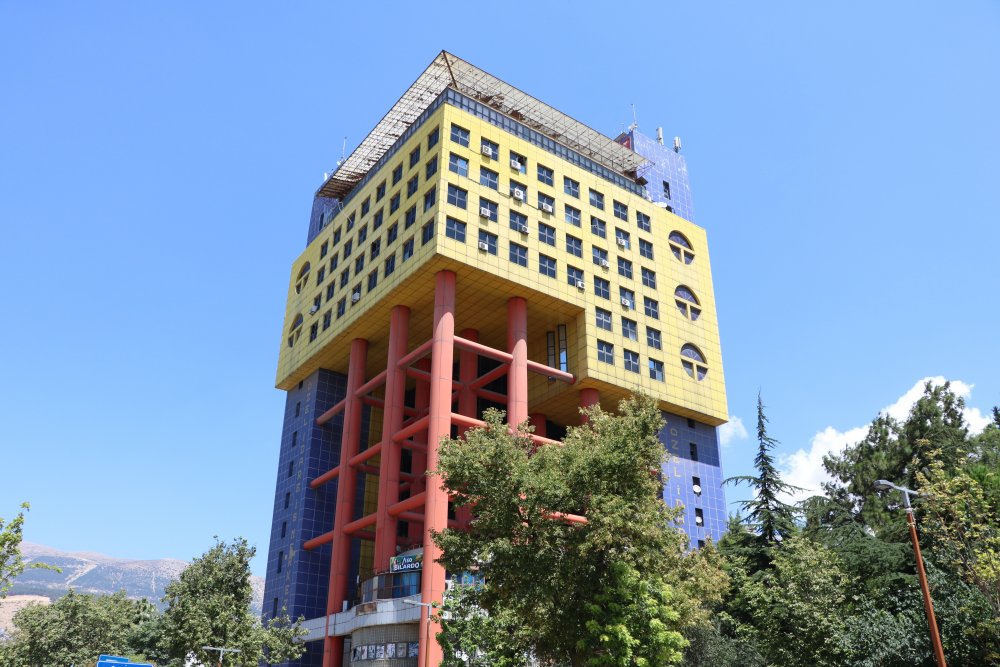 Dünyanın en saçma binası Kahramanmaraş'ta