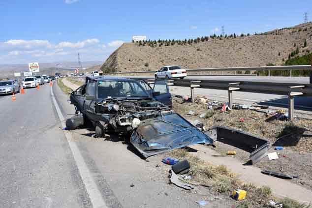 Zincirleme trafik kazası: 9 yaralı