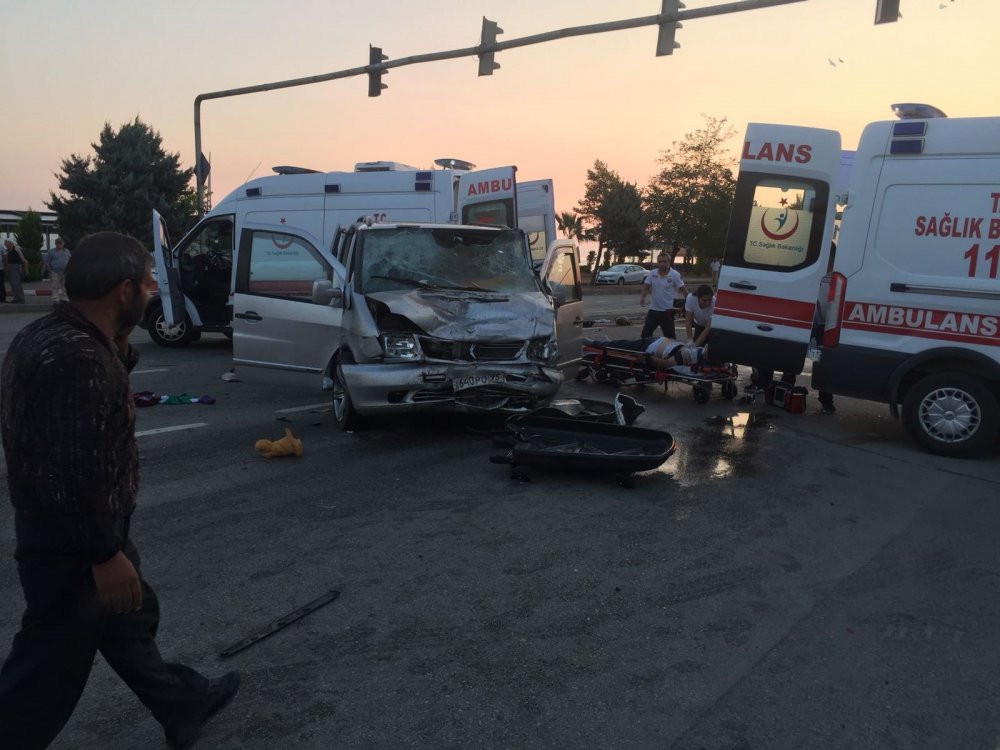 Giresun'da sabaha karşı meydana gelen kazada 2 kişi öldü.