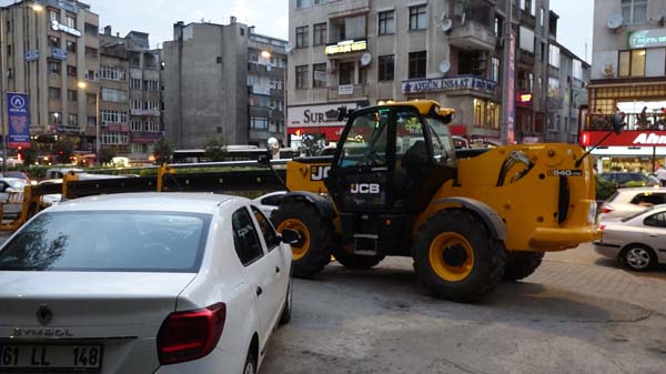 Trabzon'da araçlar mahsur kaldı