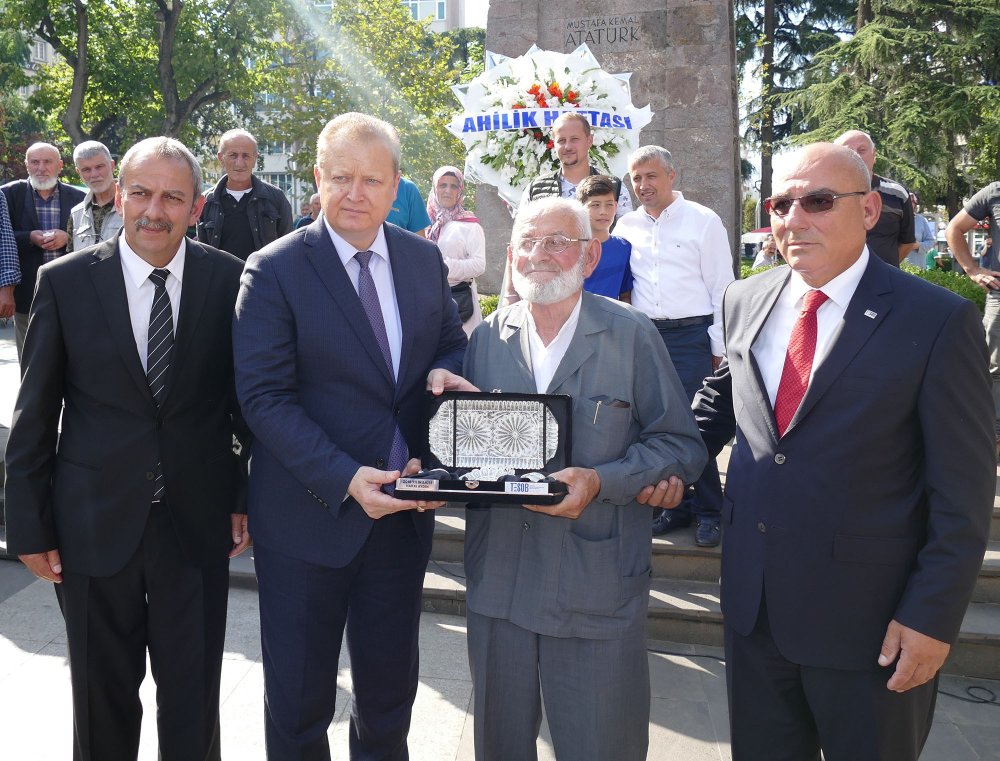 Trabzon'da yılın ustası, kalfası ve çırağına ödülleri verildi