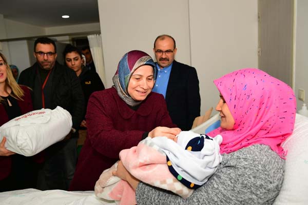 Trabzon’da 2019’un ilk bebeği dünyaya geldi