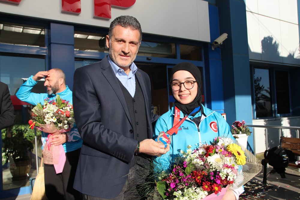 Avrupa Şampiyonu Keyda Nur, Trabzon'da böyle karşılandı