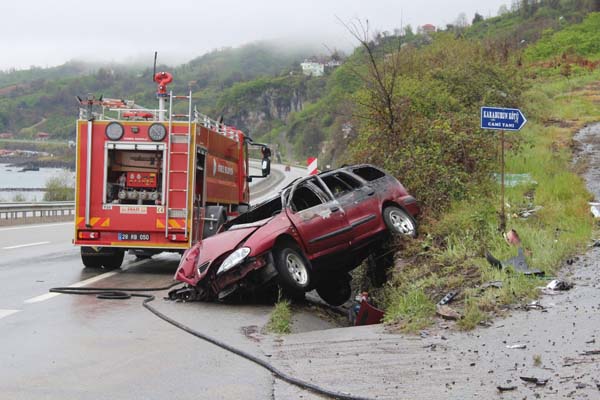 Giresun Trabzon yolunda kaza - 1 Ölü 1 yaralı