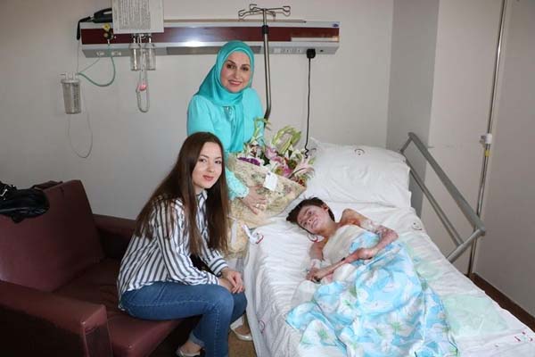 Trabzon'da “Kelebek hastası” Elif'e umut oldular