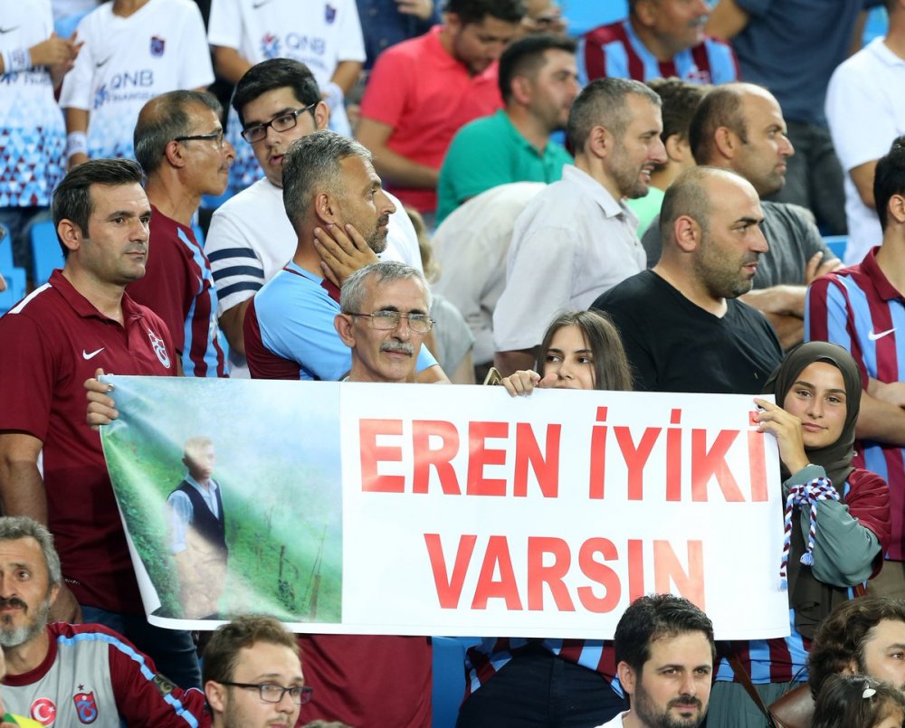 Trabzonspor maçında herkes İyi ki varsın Eren dedi 